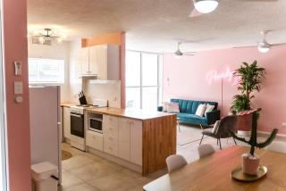 Sleeps 5 Heart of Surfers Paradise - 6