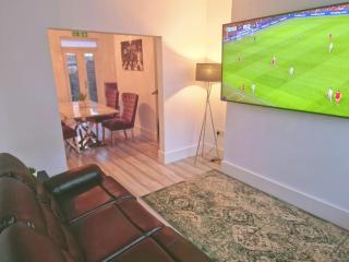5 star Luxury Home by Liverpool Football Stadium - 6