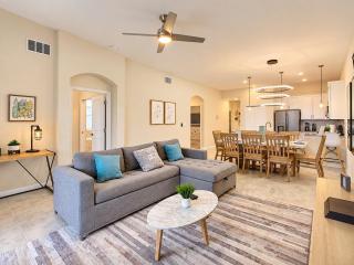 Splendid 2BR with Game Room & Console - 1