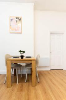 Cosy 1-Bed in Leeds - Ideal for Contractors & NHS - 8