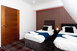 Spacious 2-Bedroom Apartment Near Leeds Centre - 3