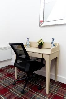 Spacious 2-Bedroom Apartment Near Leeds Centre - 2