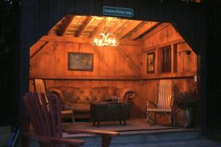 Farmhouse Lodge - 2