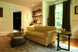 Farmhouse Lodge - 9