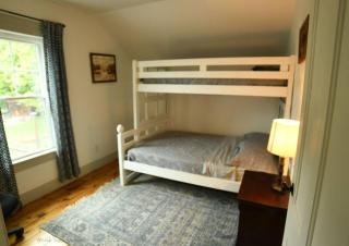Farmhouse Lodge - 5