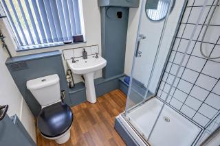 Stylish 2 Bed Ecclesall Road and City Centre - 9