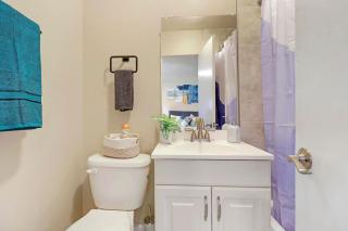 Downtown Urban Lisle Apartments - Near Metra & Naperville With Parking, Desk, Laundry - 3