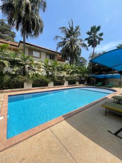 Elegant 2BR Retreat at Alema Court - Near Airport - 4