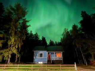 Traditional Finnish Lapland house at wild forest backyard! - 0