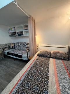 Petit studio pour 4 personnes avec coin jardin - Le Blanc-Mesnil - 0