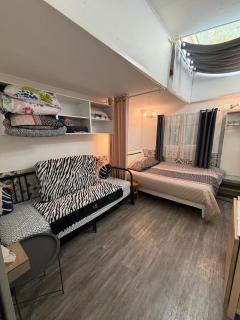 Petit studio pour 4 personnes avec coin jardin - Le Blanc-Mesnil - 1
