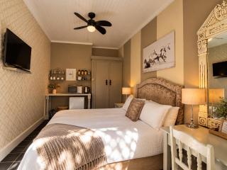 Waterhouse Guest Lodge in Muckleneuk - 4