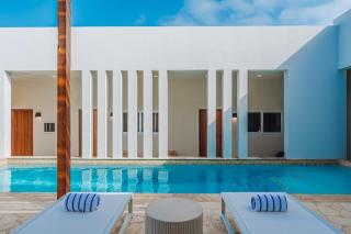 Casa Cuadra 3BR Sunrise Villa Ocean Views Pool near Baby Beach - 2
