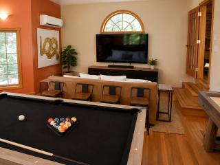 Cozy Mountain, Poconos, Hot Tub, Game Rm, Ski - 6