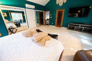 Cozy Mountain, Poconos, Hot Tub, Game Rm, Ski - 5