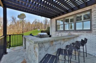 Private 7BR Lakehouse EstatePool, HotTub13 Beds - 4