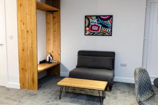 Modern Studio w Free Parking & Wi-Fi Doncaster - 1