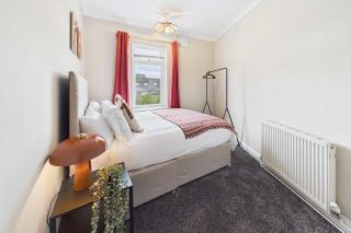 South Kirkby Home Sleeps 6 Parking - 7
