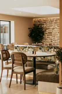 The Kingswood - 5