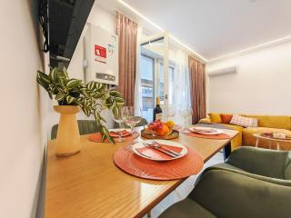 Brand-New 3BR central Penthouse-3 Terraces - 2