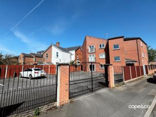 Modern 1Bed Apartment With Gated Parking, Desk, Fitness Bike - 5