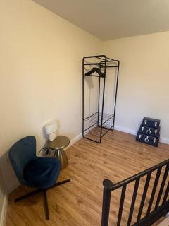 Modern 1Bed Apartment With Gated Parking, Desk, Fitness Bike - 1