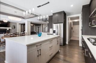 Luxurious 7-Bedroom House Rental in Chestermere, Canada - 3