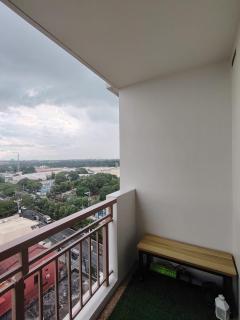 Hotel-inspired Brand New 1BR with Balcony Condotel - 5