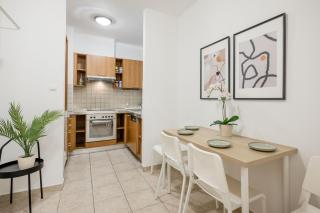 Modern & Bright 2 Bedroom - Terrace & Parking - 8