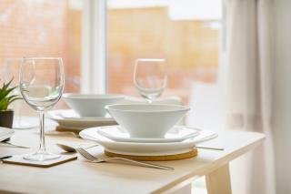 Stylish New 4BR Home - Free Parking - Sleeps 8 - 3