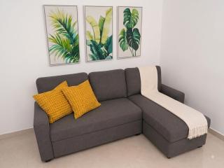 Lux Beachfront Balcony King Bed AC Parking WiFi - 2