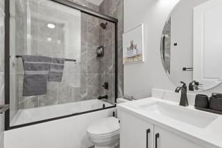 Modern & Comfortable 2-Bedroom Home in Great Area - 3