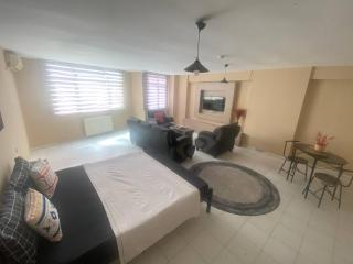 Charming 2-Bedroom Apartment in the of Pendik, Turkey - 0