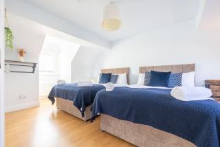 3 Bedroom House Near Beach By Travel Lets Holiday Rentals Donegal With Private Garden - 6