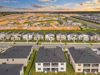 Magnificent Thematic 2BR with Game Room & Waterpark - 7
