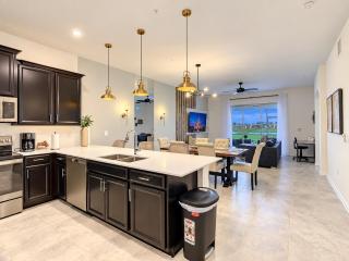 Magnificent Thematic 2BR with Game Room & Waterpark - 3