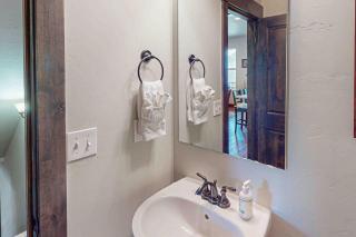 Spacious townhome with pool private hot tub & clubhouse - Dog Friendly - 3