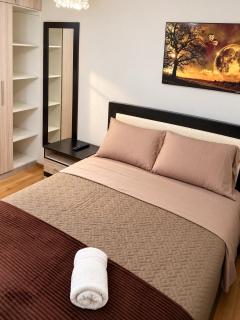 Hermoso monoambiente con balcón vista directa al prado - 3