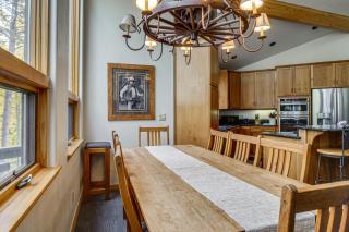 Hot Tub & Ski Shuttle: Rustic Breckenridge Retreat - 3