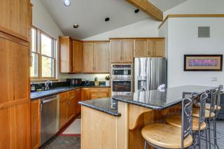 Hot Tub & Ski Shuttle: Rustic Breckenridge Retreat - 1