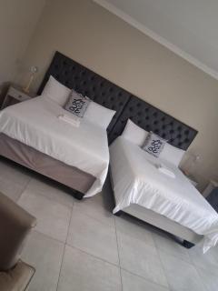 Indawo Guesthouse no 3 Ds kotze street Bonnievalle Ferreira Bloemfontein - 9