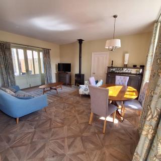No 2 Coach House - 2
