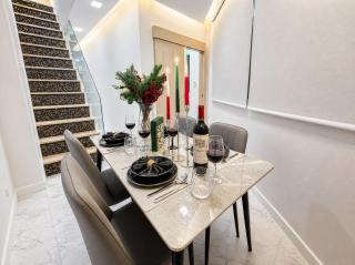 2 BR Luxury & Spacious House in Sathorn - 9