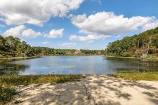 Full Sand Volleyball Court Walk to Pond - 9