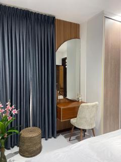 Modern 2BR with Pool, Gym, Wi-Fi, 10 Min to Airport - 8
