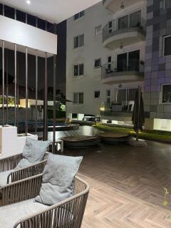 Modern 2BR with Pool, Gym, Wi-Fi, 10 Min to Airport - Accra - 4