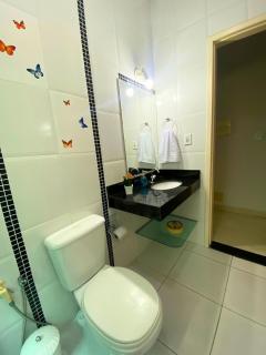 Casa Confortável em Condomínio com Piscina - 9