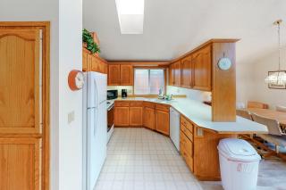 Captain Bill's Beachhouse - 5