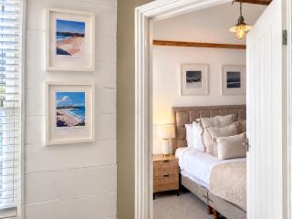 Boatsman's Cottage- sleeps 4- Garage- Mousehole - 7