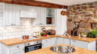 Boatsman's Cottage- sleeps 4- Garage- Mousehole - 4